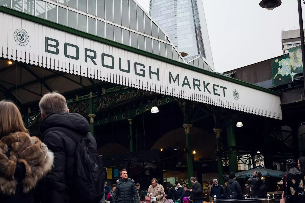 Essensstände auf dem Borough Market in London